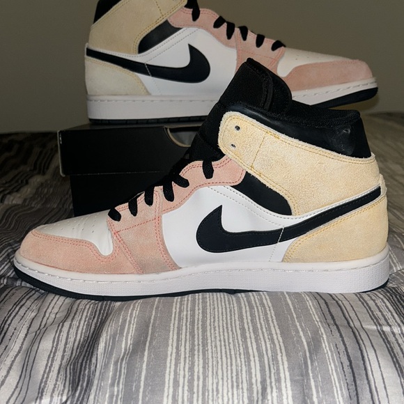 Jordan 1 Mid SE Flight Club Size 11 (Used) - Picture 6 of 14